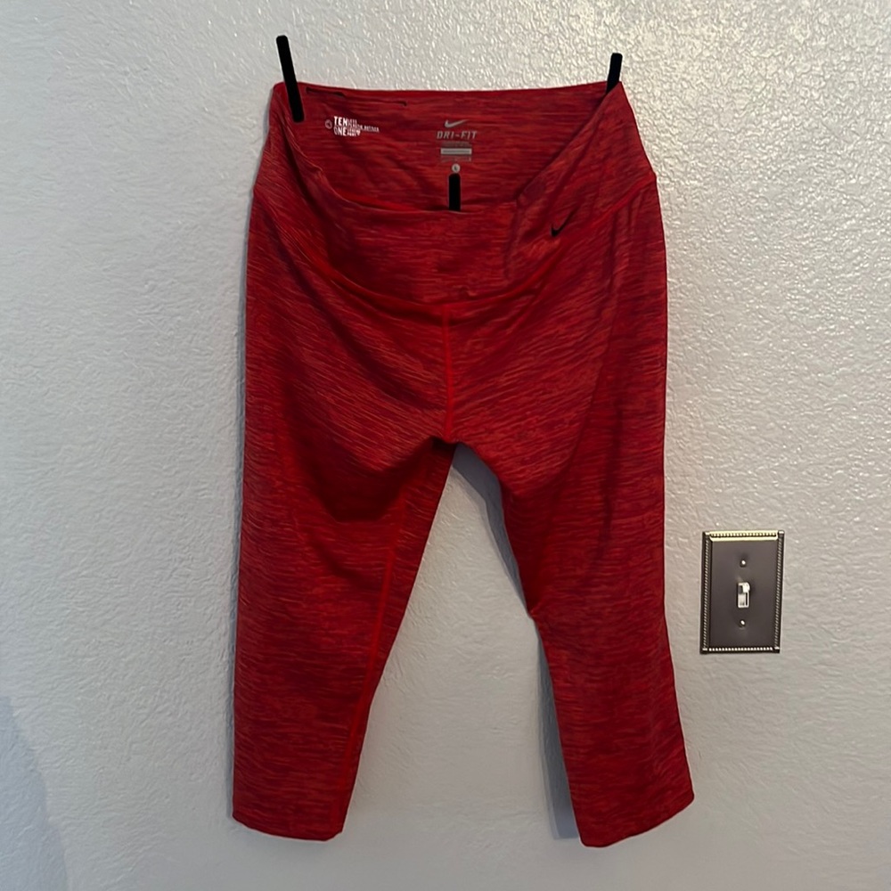 Nike Dri-fit cropped red leggings